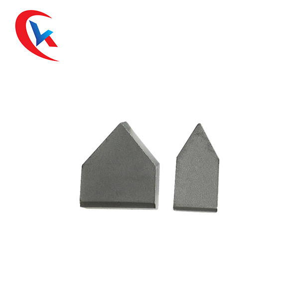 De donkere Gray Lathe Tungsten Carbide Tipped-Hulpmiddelenslijtage verzet zich tegen Aangepaste de Slijtagedelen van het Wolframcarbide